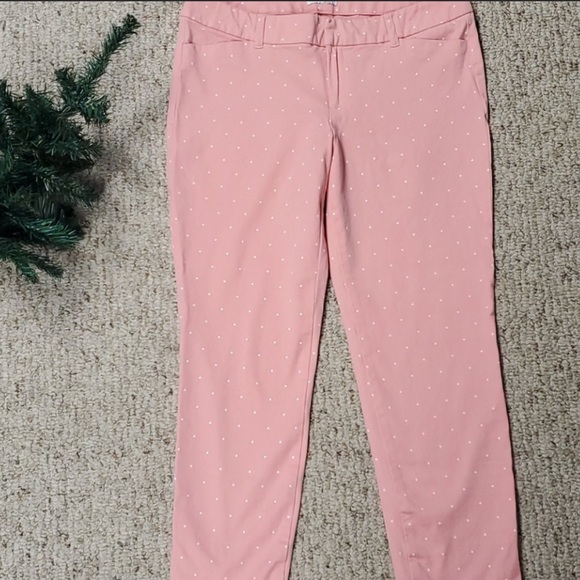 Old Navy size 12 fits like a 10 Peach, polka dots capris. - Picture 3 of 7